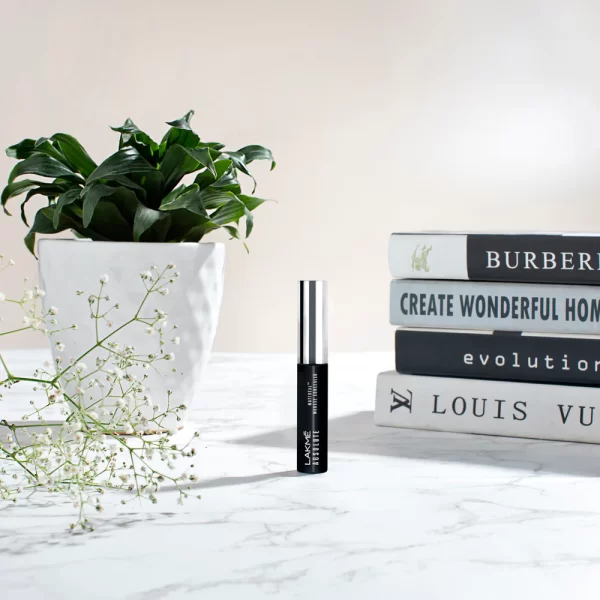 NaturalLakmē Absolute Mattereal Mousse Concealer - Image 2